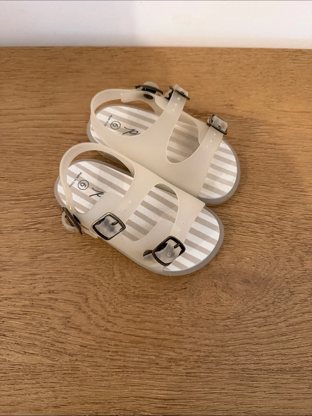 Kids Cream Double-Buckle Sandals by